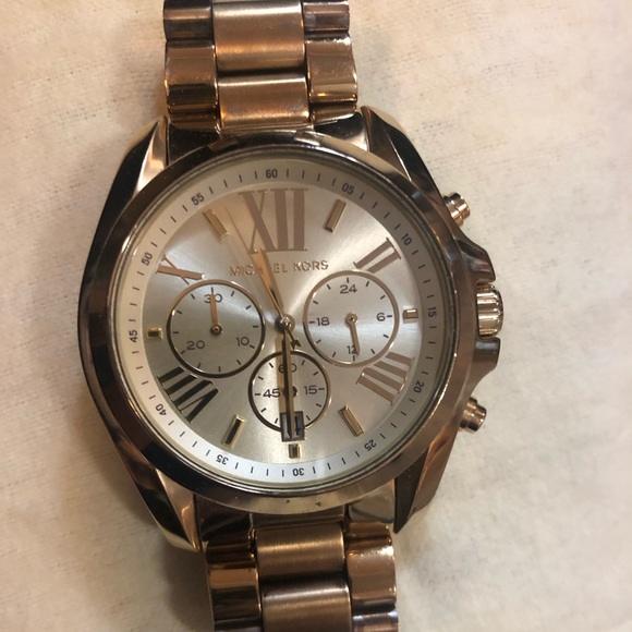 Michael Kors Oversized Watch - Picture 1 of 3